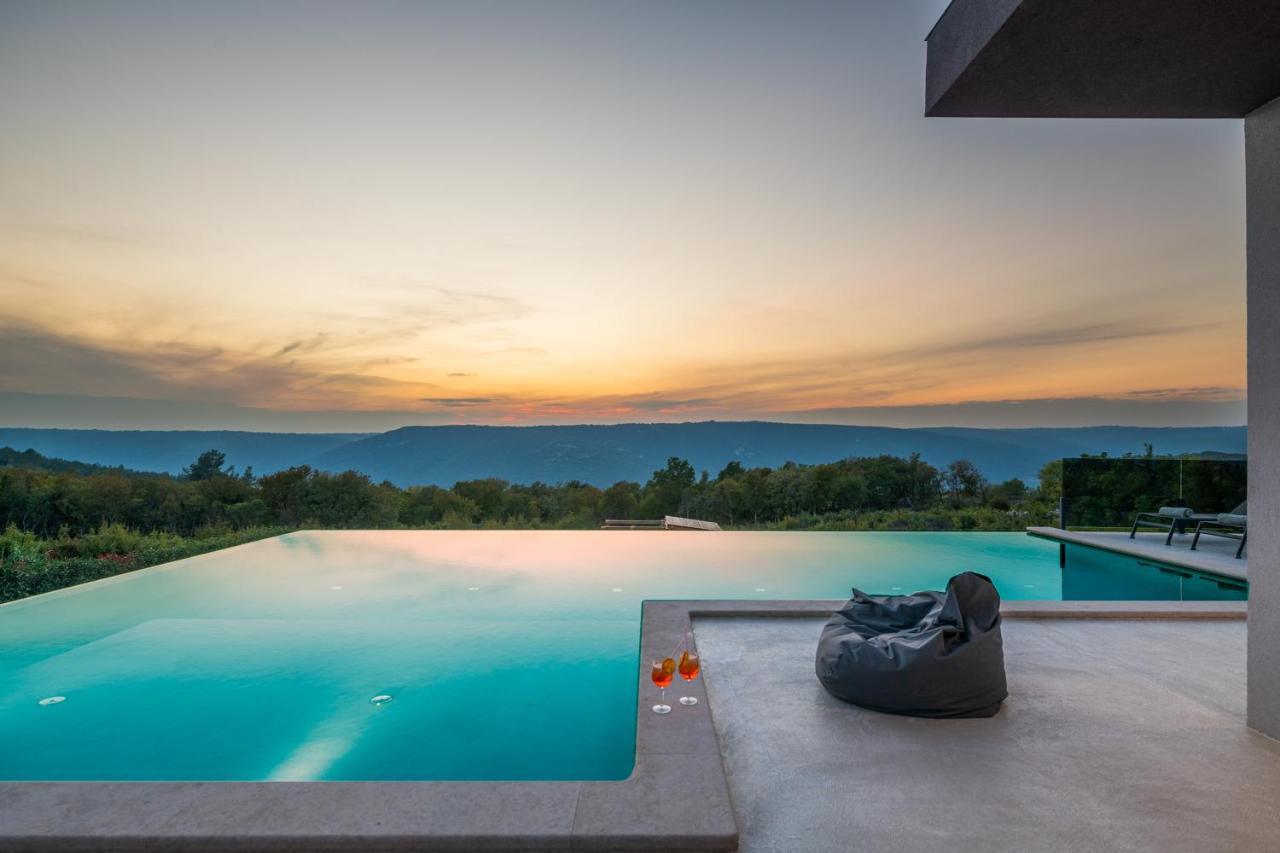 Villa Memory Rasa ภายนอก รูปภาพ