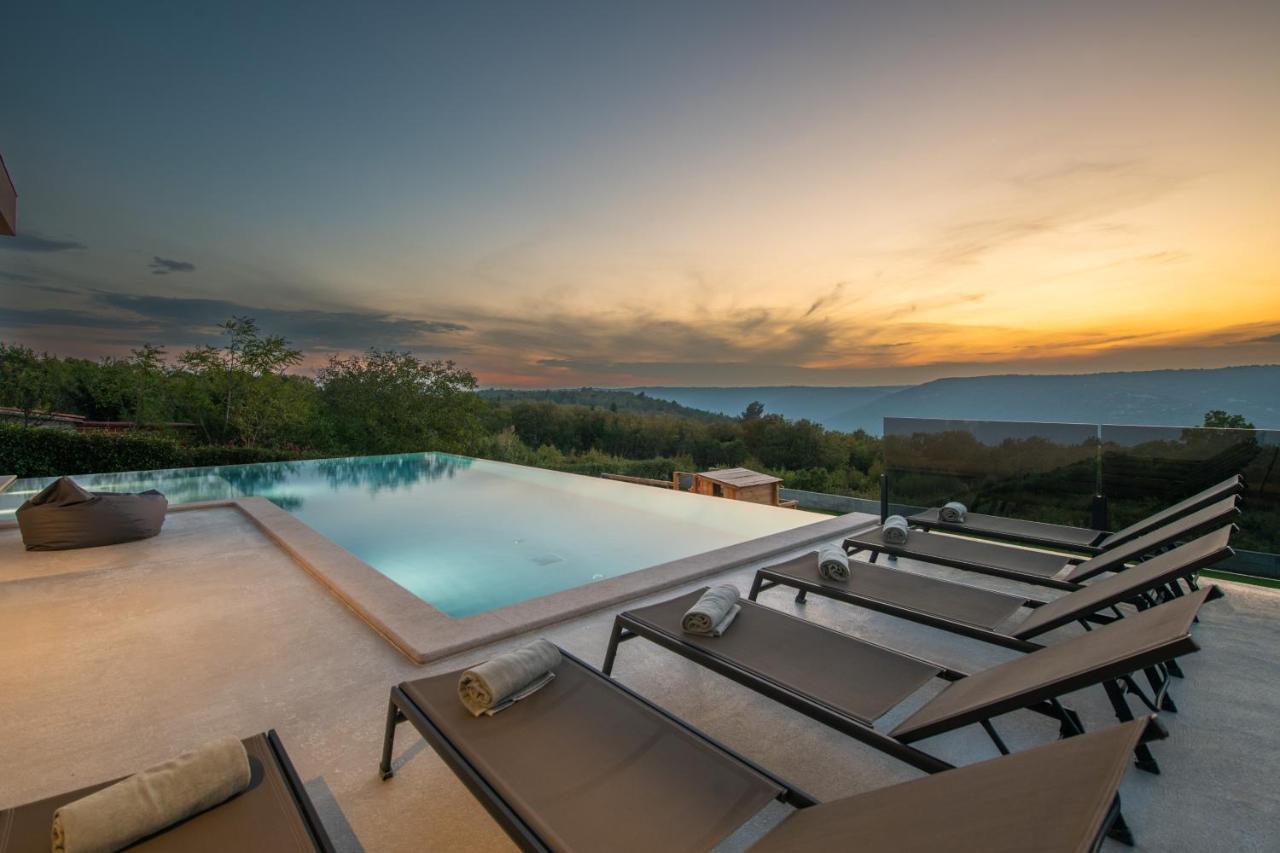 Villa Memory Rasa ภายนอก รูปภาพ